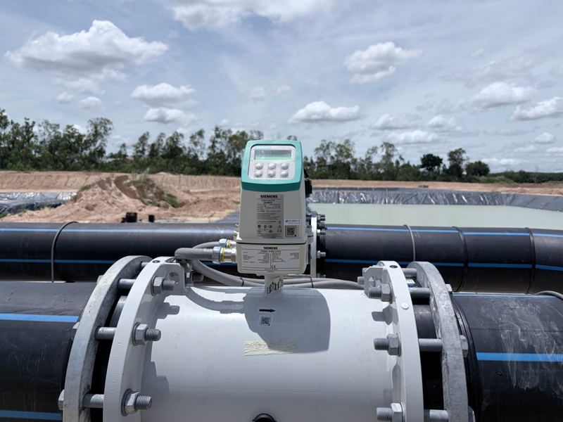 Flow meter on the main line