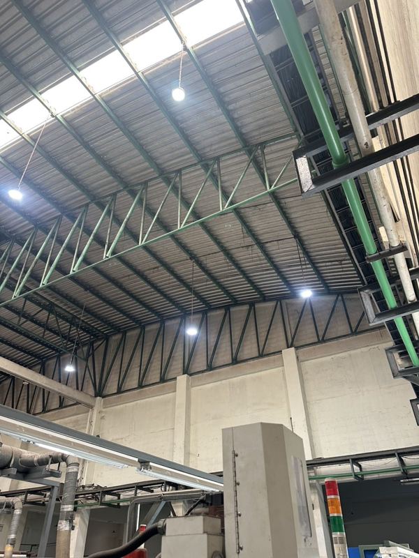 High-bay lighting retrofit