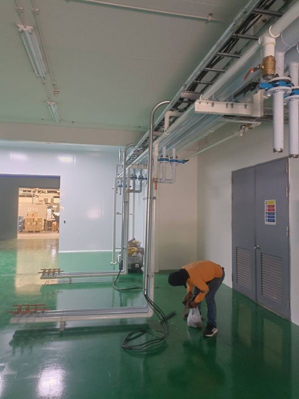 Machine power & cable tray installation