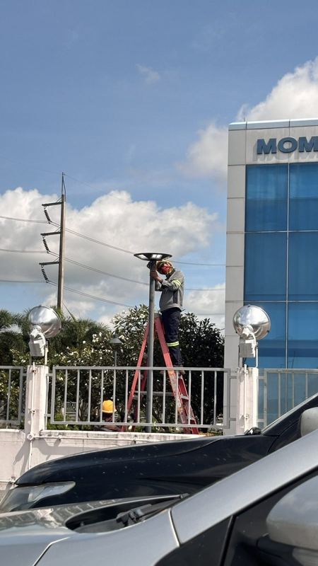Solar street lights – Momentive